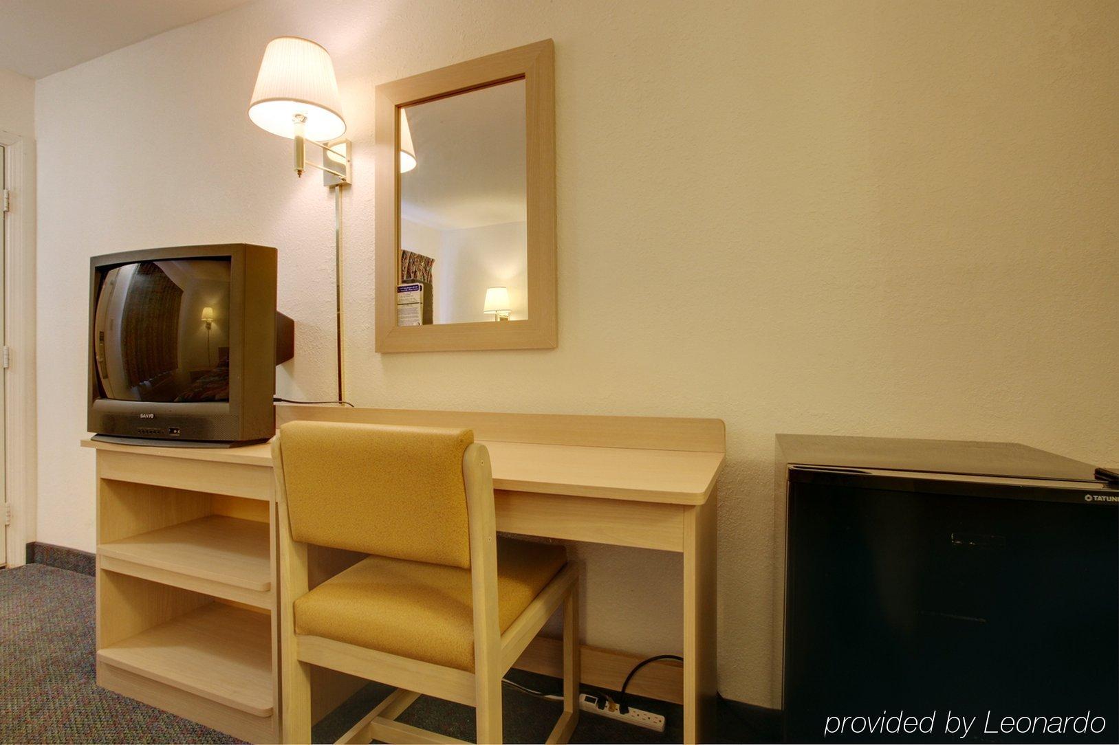 Americas Best Value Inn And Suites Карбондейл Стая снимка