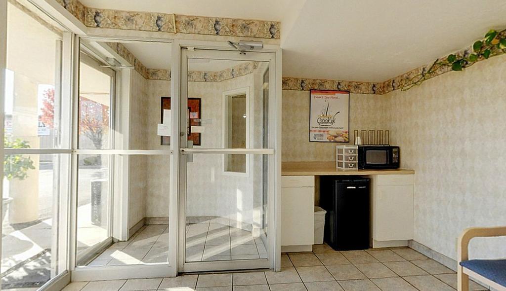 Americas Best Value Inn And Suites Карбондейл Екстериор снимка