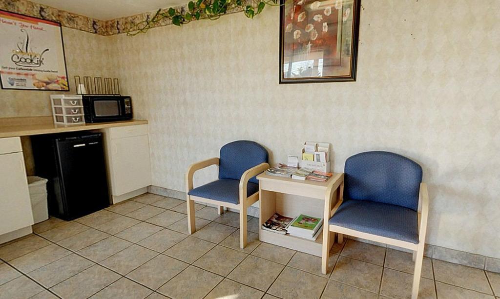 Americas Best Value Inn And Suites Карбондейл Екстериор снимка